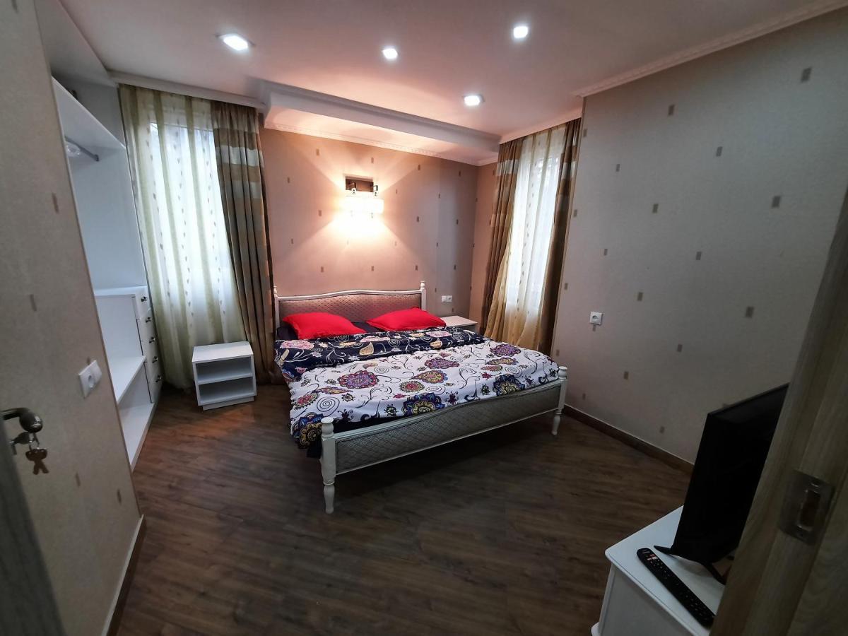 Ferienwohnung G&M Tbilisi Exterior foto